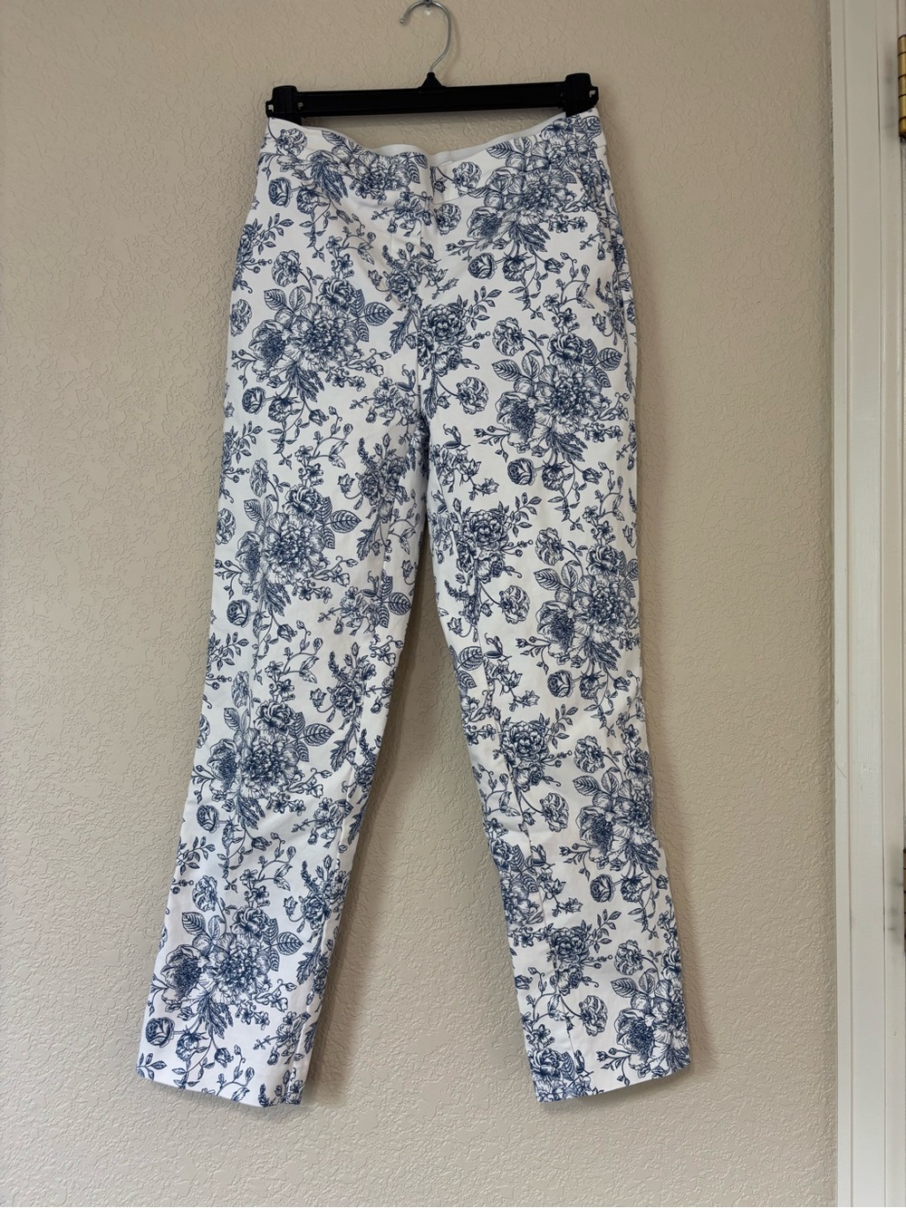 Maison d'Amiie Paris white & blue floral print pants size US 4